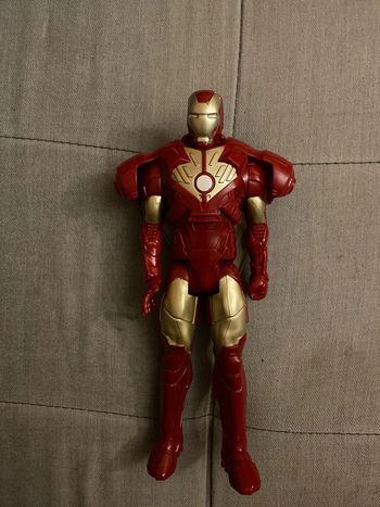 Figurine iron man