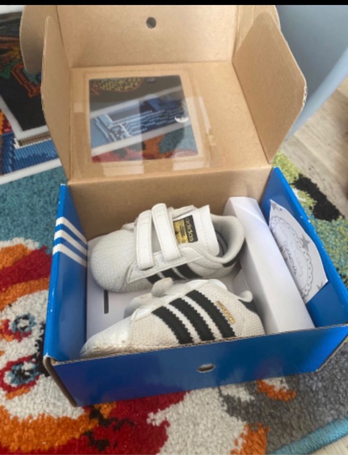 Basket adidas bébé