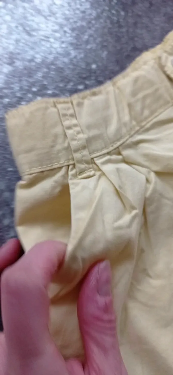 Obaibi short fille taille 24 mois taille grand 
Très bon état - photo numéro 4