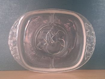 Plat en verre à relief fruits 