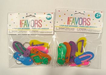 Set de 12 mini tongs en plastique avec anneau en métal pour accrocher les clefs