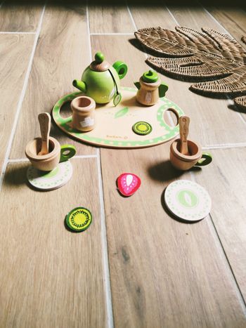 🍵 Jeu d'imitation  - Dinette Service à Thé en Bois - marque EverEarth - 