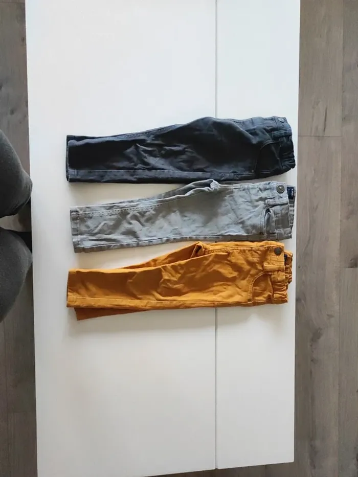 Lot pantalon Kiabi 2 ans - photo numéro 3