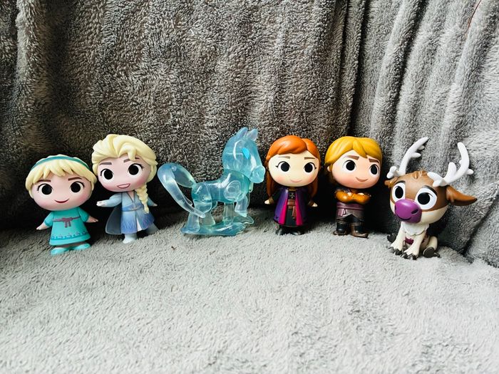 Lot figurines funko pop Disney la reine des neiges