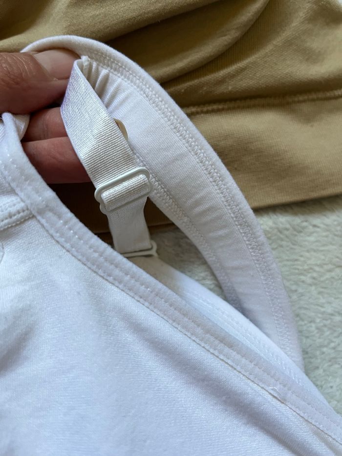 Lot 2 brassières Taille 44 - photo numéro 3