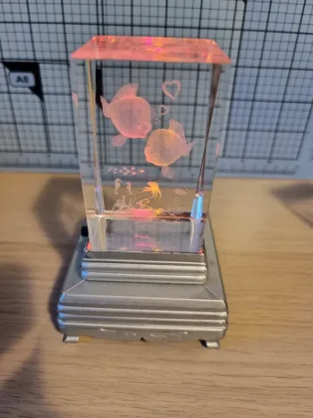 Lot 2 Blocs de Cristal Gravés Laser 3d - Poissons & dauphins + Socle Lumineux