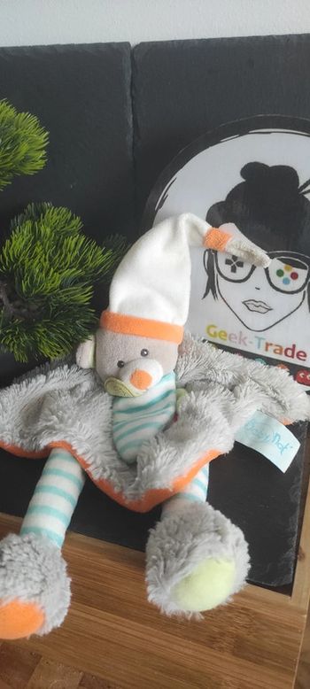 doudou baby nat ours bn020 gris beige bonnet bleu orange jambes rayé rayure oscar ourson