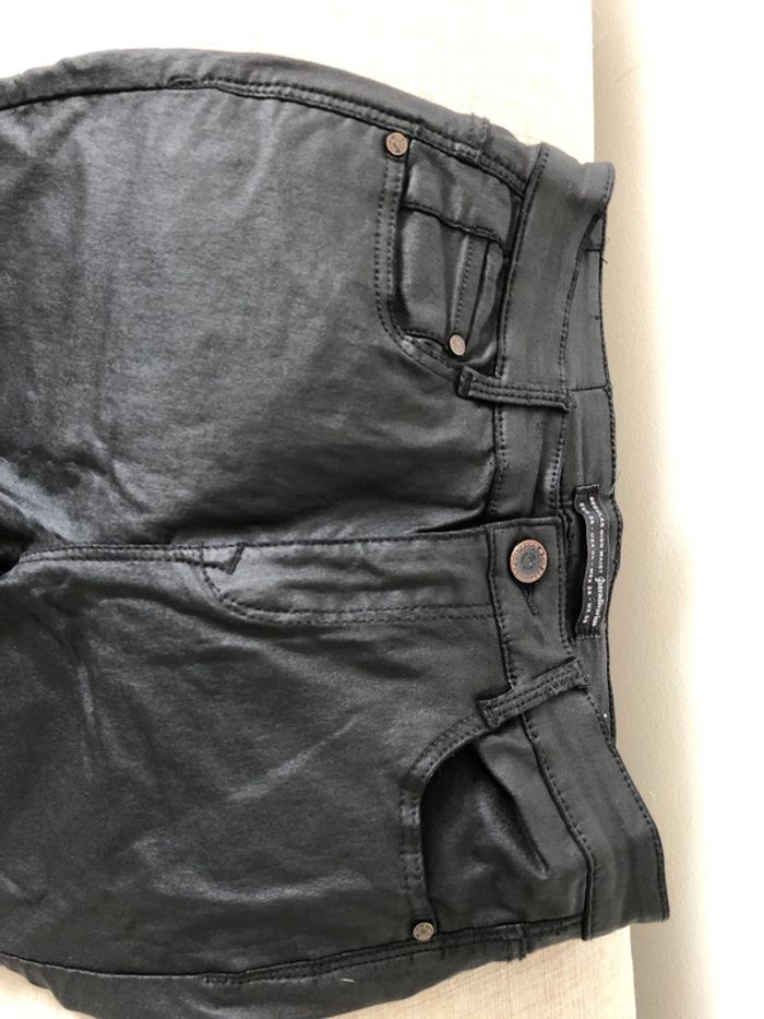 Pantalon effet huilé stradivarius - photo numéro 2