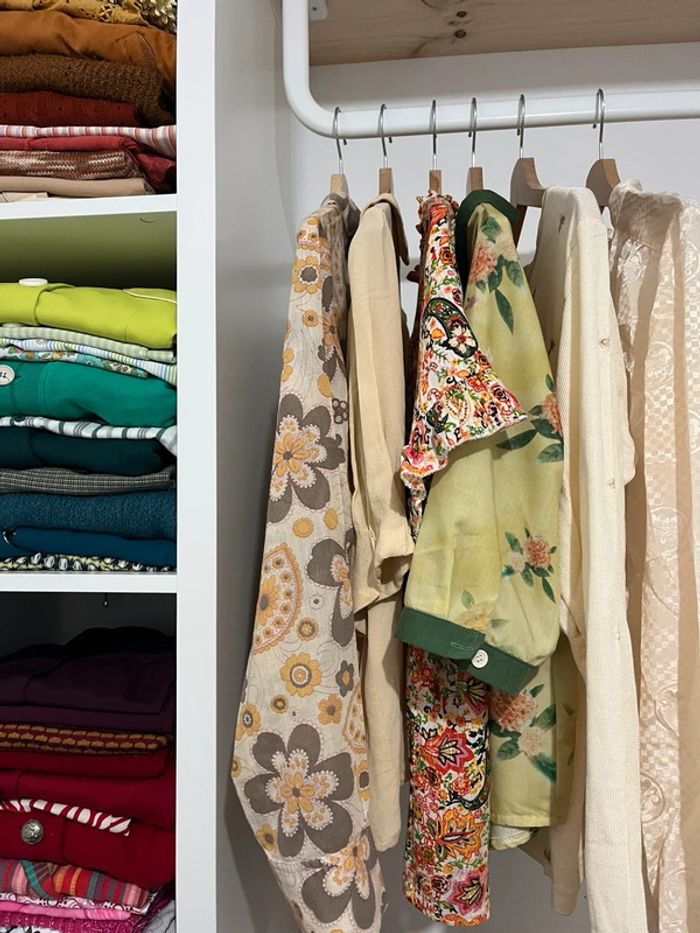 Blouse vintage et oversize crème / beige avec imprimé texturé effet satin - photo numéro 5