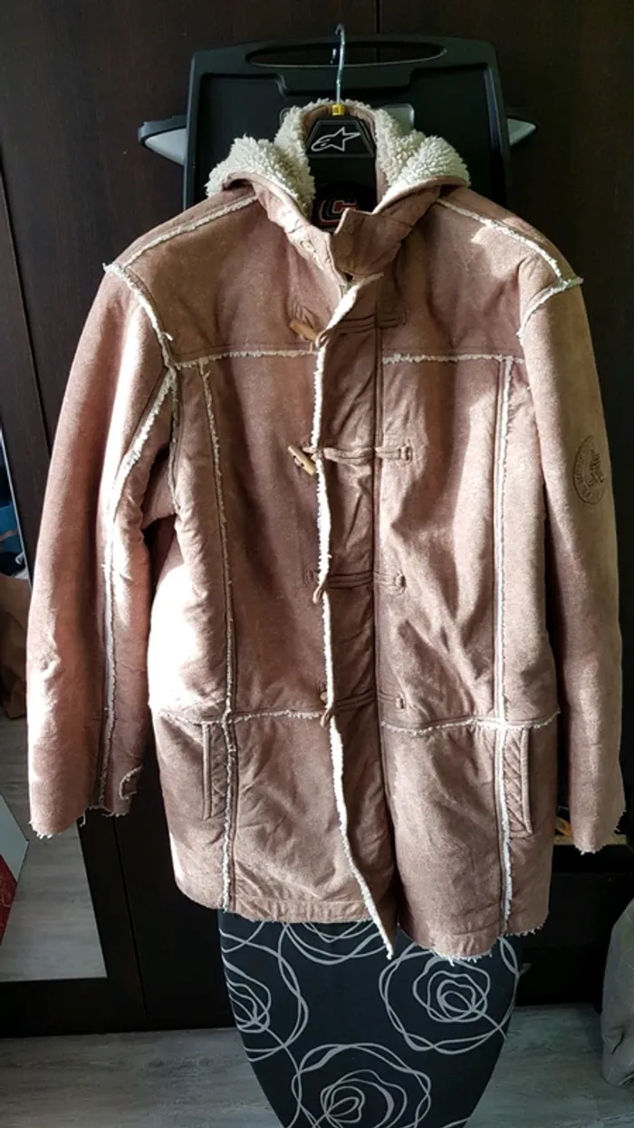 Manteau chaud type mouton retourné - photo numéro 4