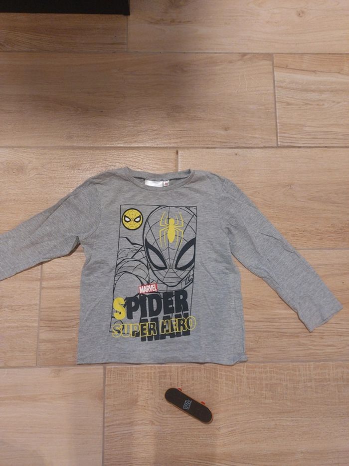 T Shirt à manches longues - Spiderman - 4 ans - photo numéro 5