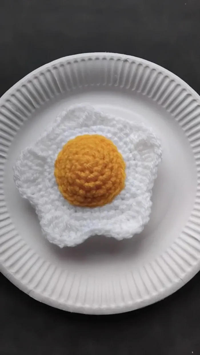 dinette crochet œuf au plat