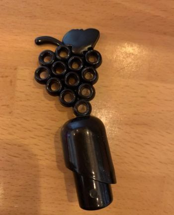 Bouchon pour aérateur bouteille de vin  maison du monde Noir Motif grappe de raison En plastique