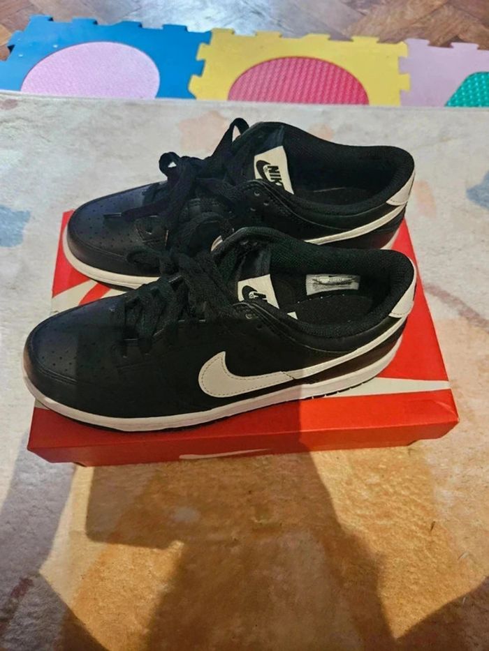 Nike Dunk Low Black White Taille 40