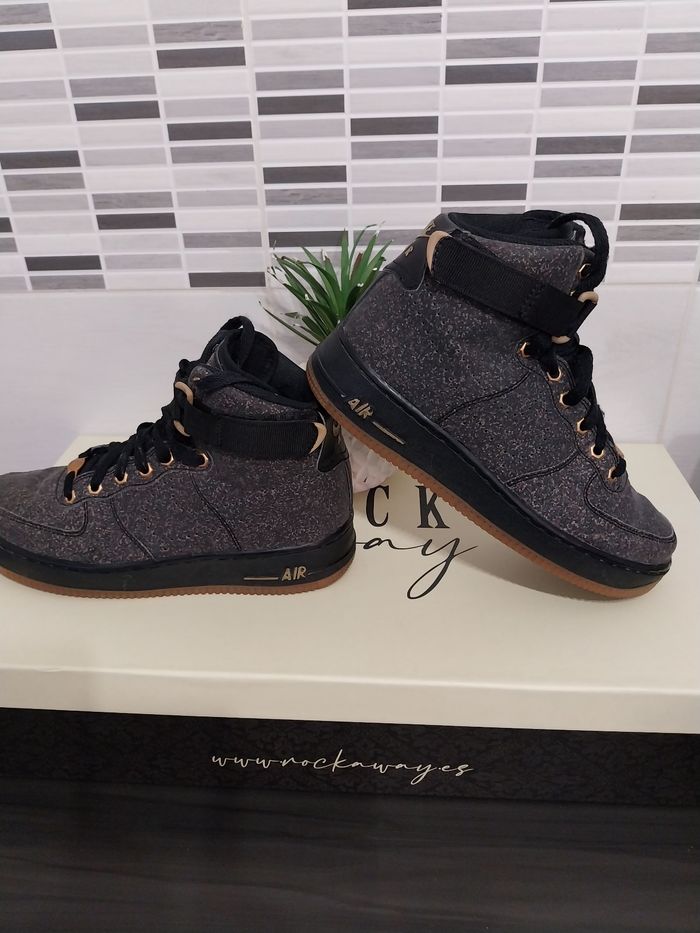 Baskets Nike Air force taille 38.5 - photo numéro 5