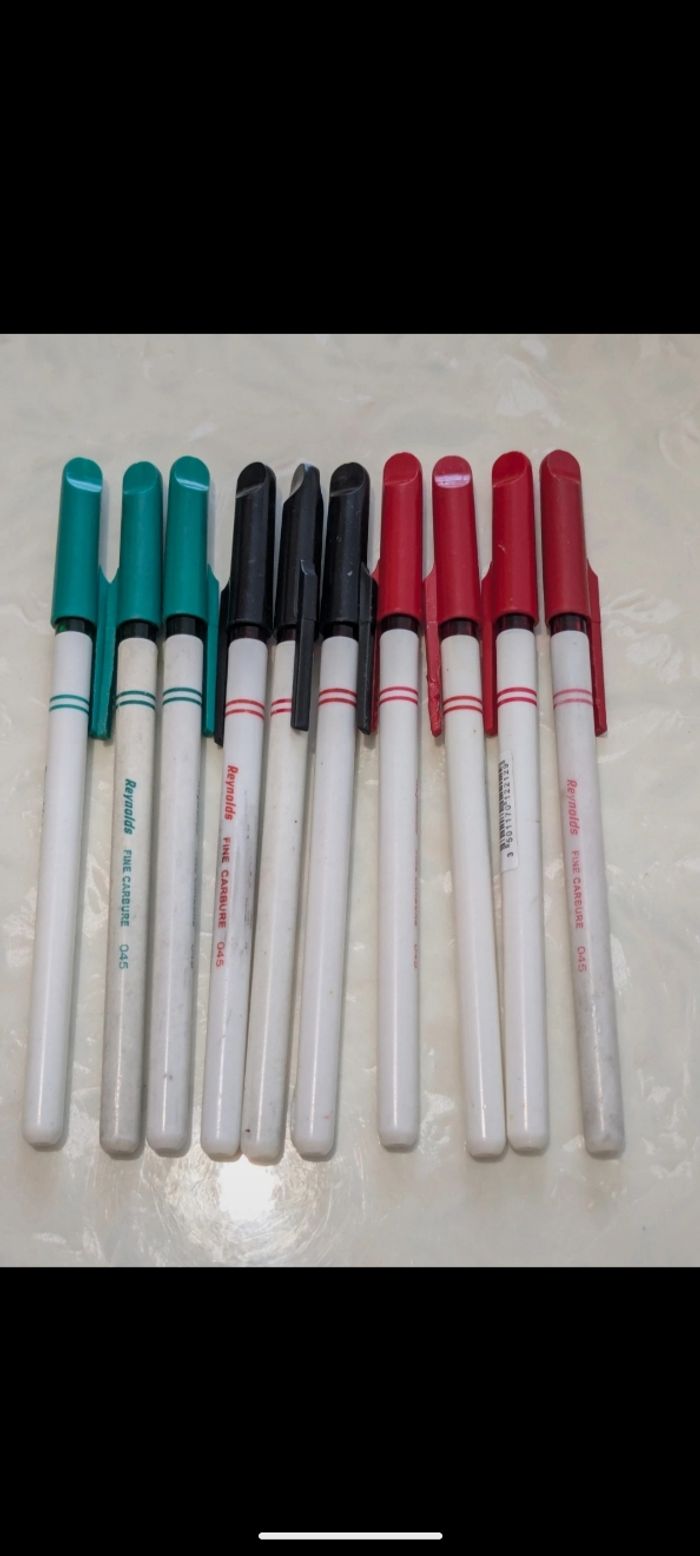 Lot de 10 stylos Reynolds, verts et rouges. - photo numéro 2