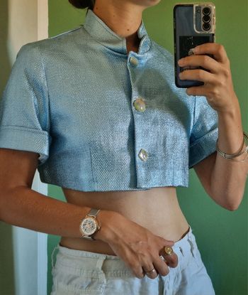 Crop top ou veste courte bleu brillante neuve