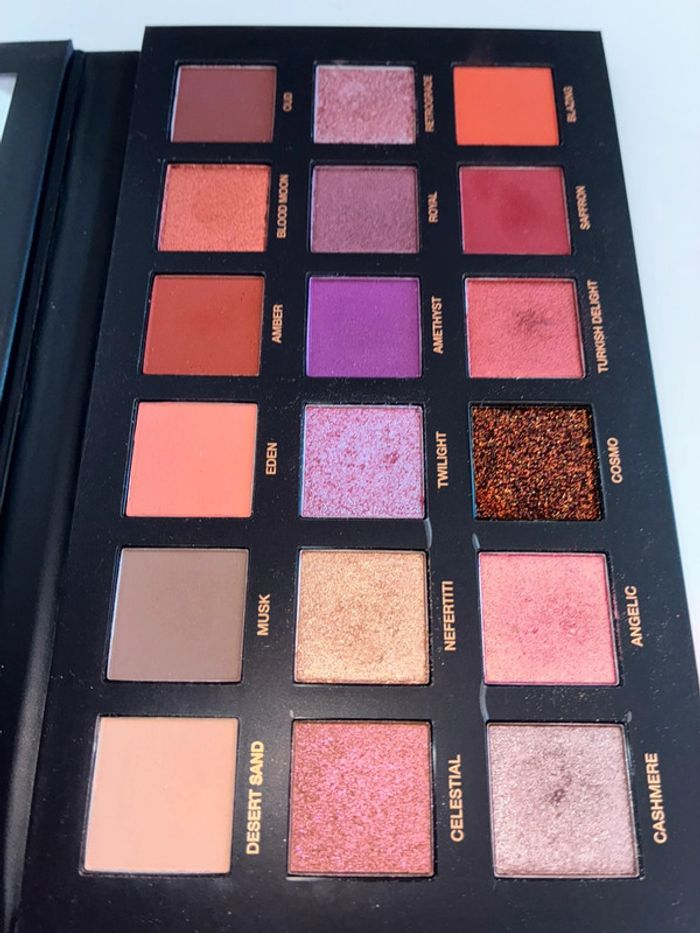 Palette Desert Dusk, 18 fards, Huda Beauty. - photo numéro 6