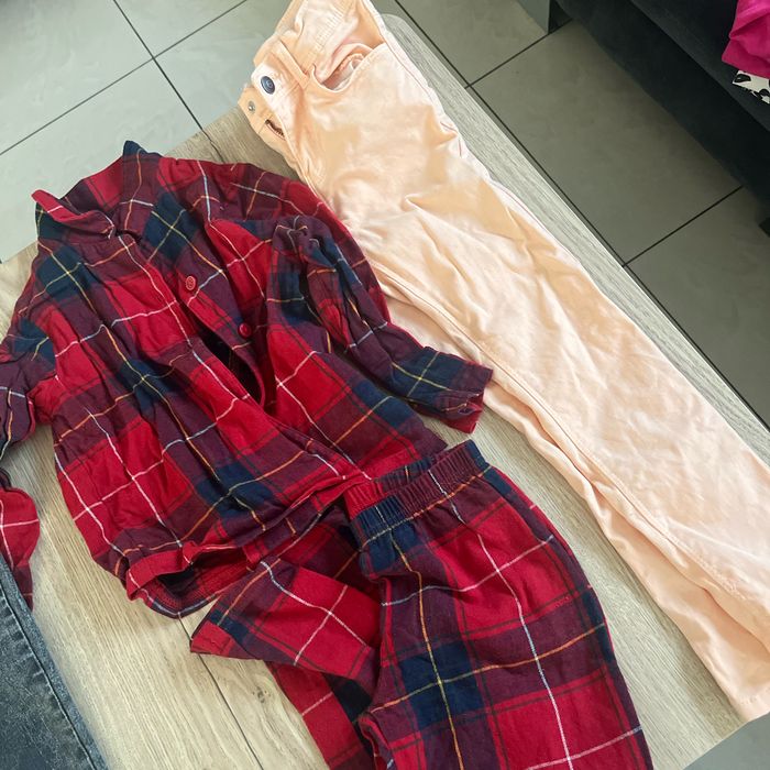 Lot 4 vêtements filles en très bon état taille 6 ans - photo numéro 3