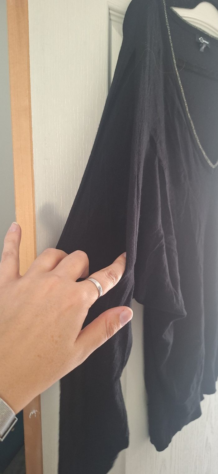 Pull épaule dénudé - photo numéro 3