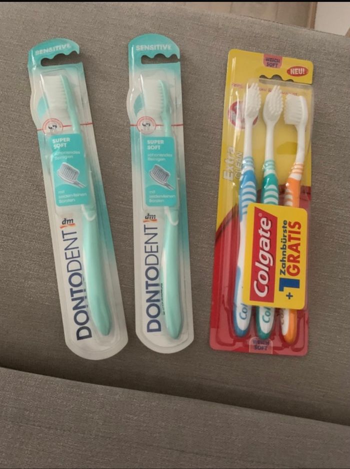 Le lot de brosses à dents