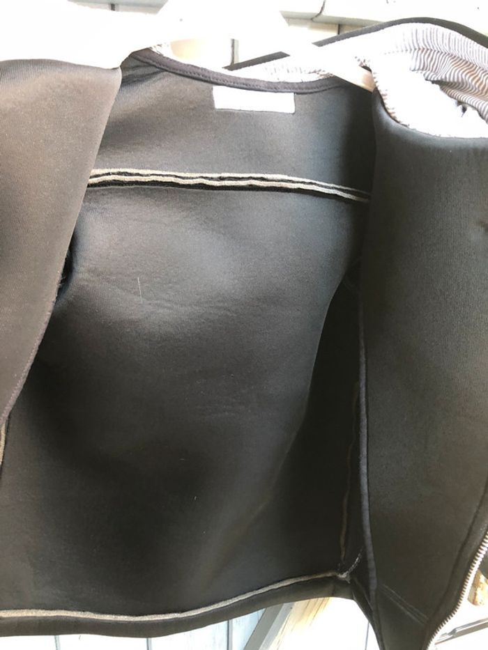 Veste style perfecto d’une petite créatrice - photo numéro 2