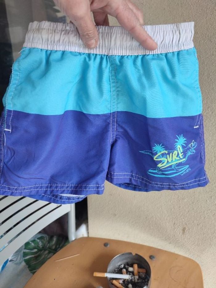 #kytie4ansgarcon. Short de bain taille 4 ans