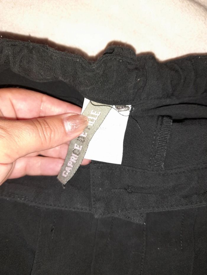 Jupe noire - photo numéro 3