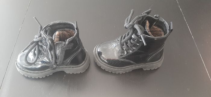 Lot chaussures/chaussons - photo numéro 2