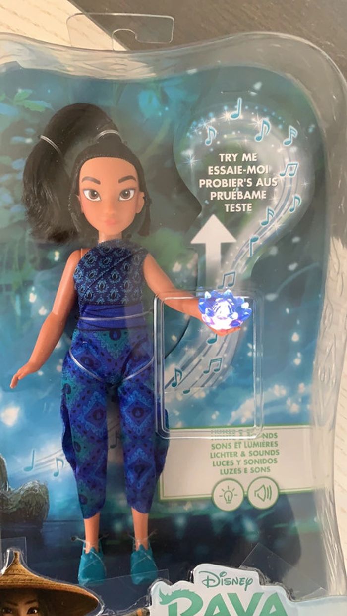 Poupée jeune Raya et fleur de Kumandra Hasbro neuve - photo numéro 3