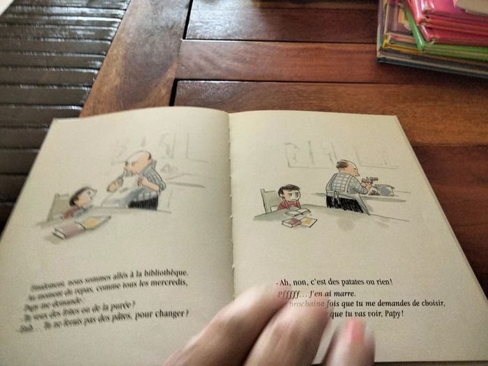 Livre intitulé c'est papy qui choisit pastel école des loisirs - photo numéro 4