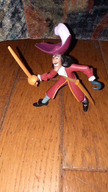 Capitaine crochet péter pan bullyland disney