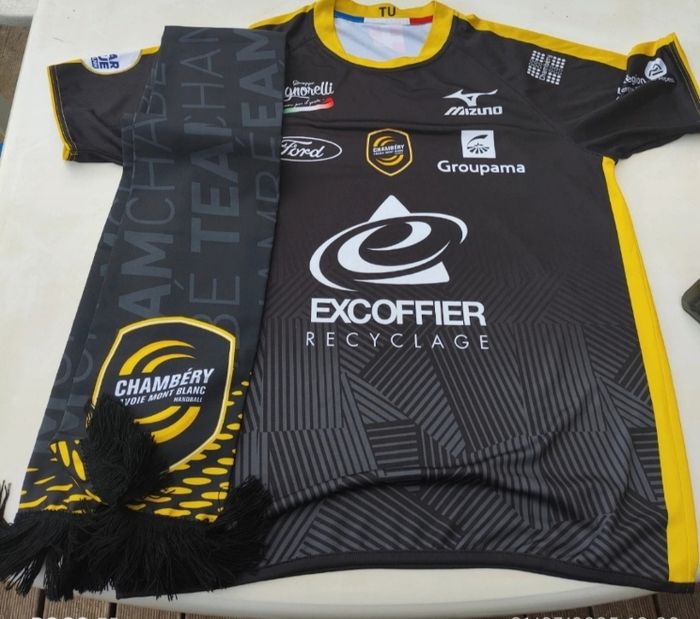 Maillot de handball officiel du club de Chambéry. avec écharpe  
Eux être vendu séparément - photo numéro 2