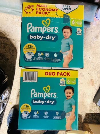 Lot 2 paquets de couches Pampers taille 6 maxi economy pack