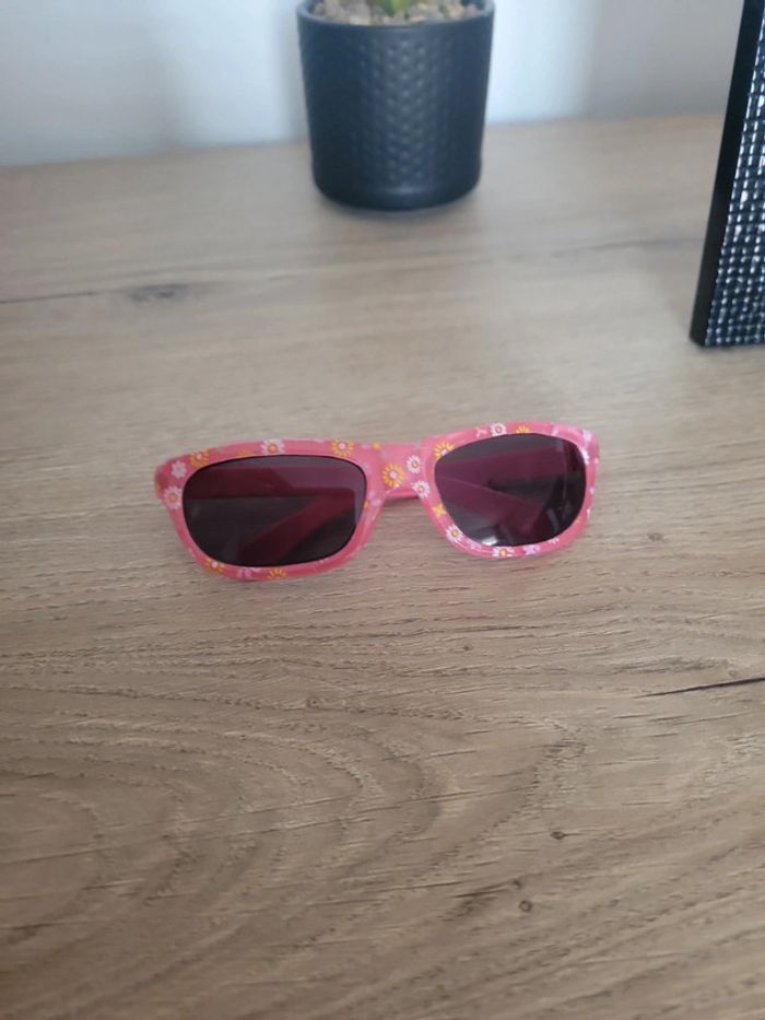 Paire de lunette de soleil enfant - photo numéro 3