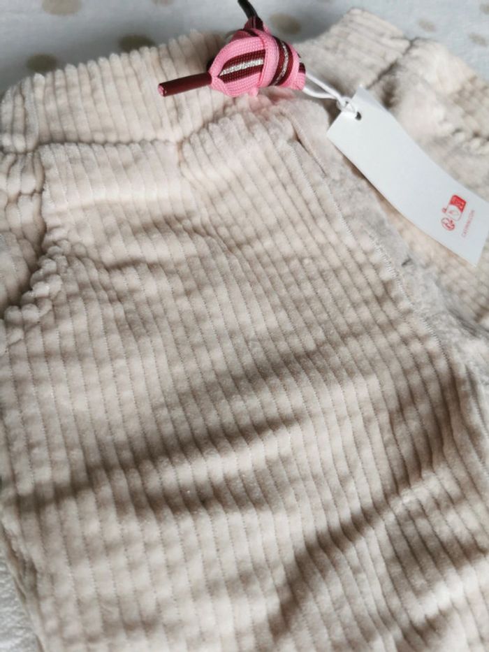 Pantalon velours neuf avec étiquette 9 mois - photo numéro 2
