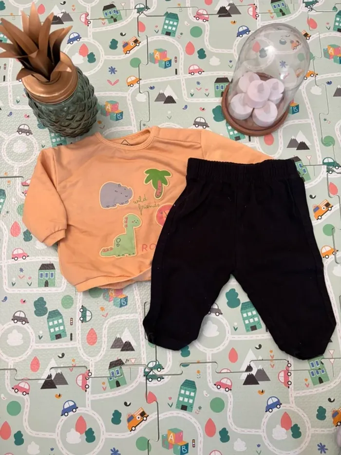 Ensemble pantalon et pull tex 3 mois