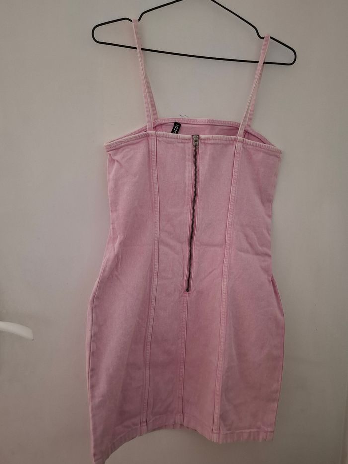 Robe jean femme h&m taille 38 en très bob état - photo numéro 4