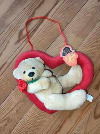 Peluche ourson avec coeur
