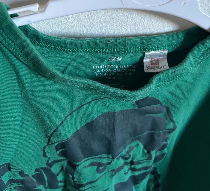 🟢 Tee-shirt Ninjago LEGO – H&M – 4/6 ans 🟢 - photo numéro 2