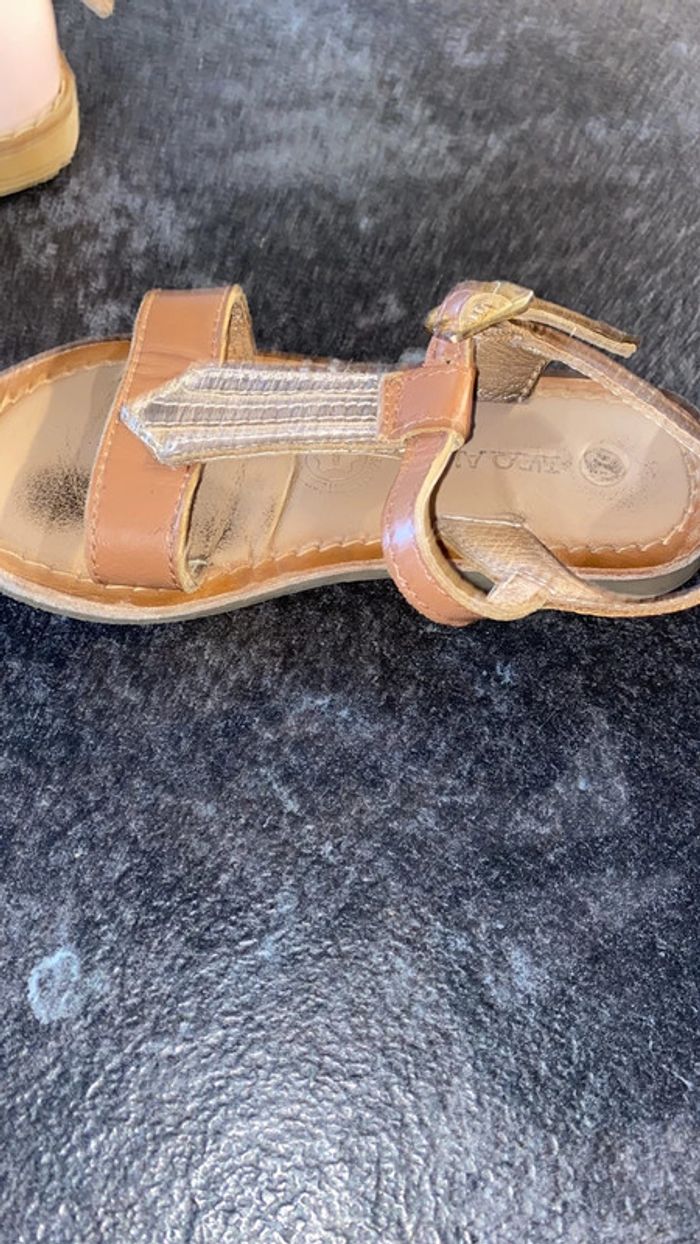 Chaussures nus pieds sandales  fille taille 24 - photo numéro 3