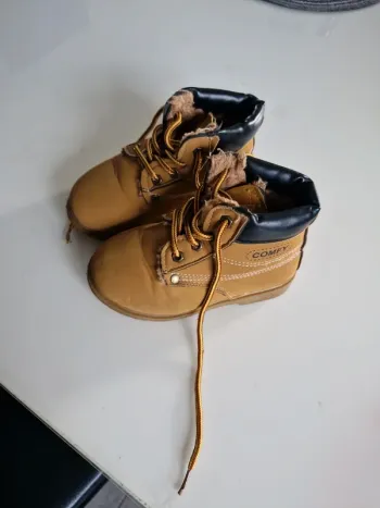 Chaussures montante fourrée 28