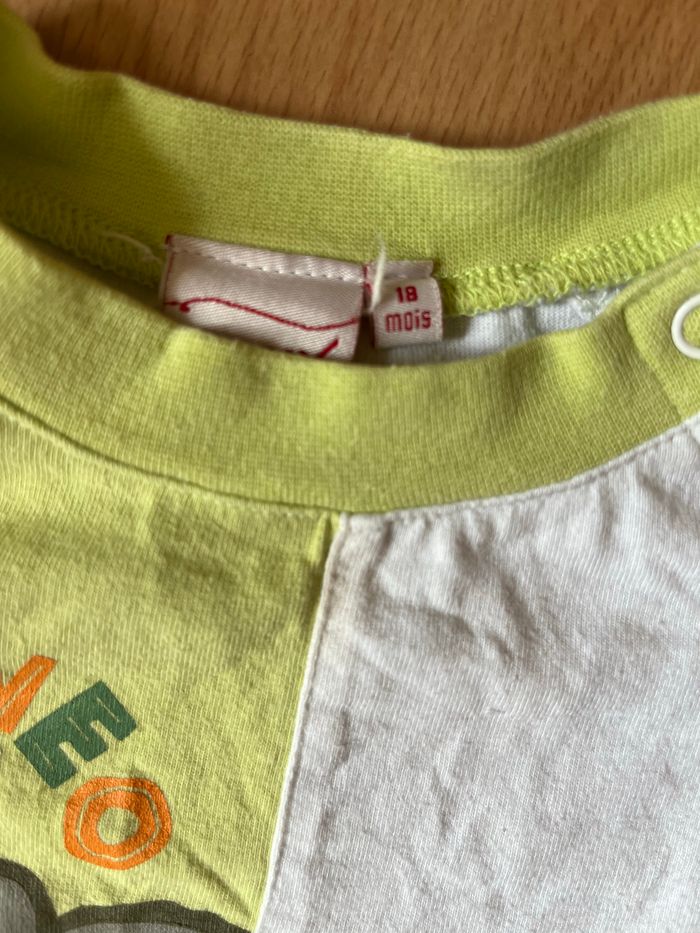 Beau T-shirt MC blanc et vert T. 18 mois/81 cm garçon TBE - photo numéro 5