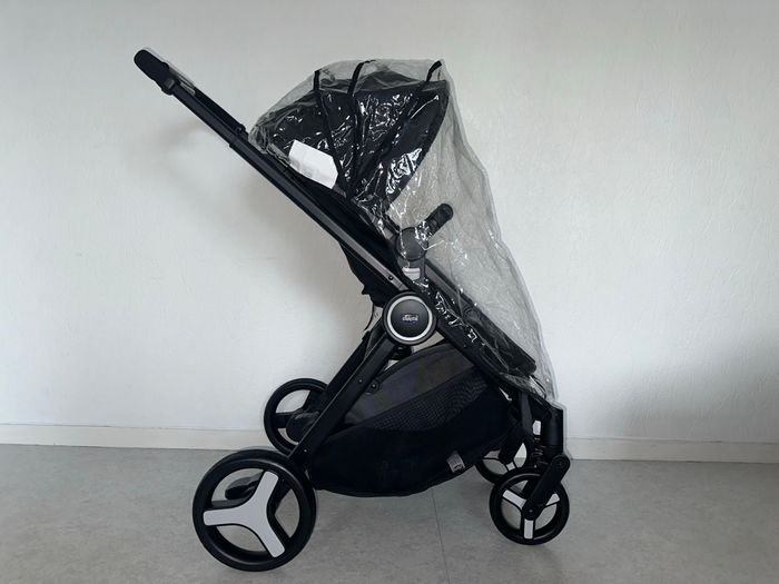 Poussette Chicco best friend comme neuve - photo numéro 2
