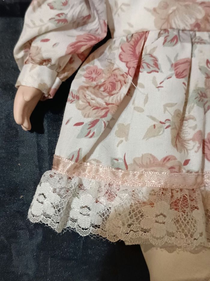 Poupée porcelaine - photo numéro 7