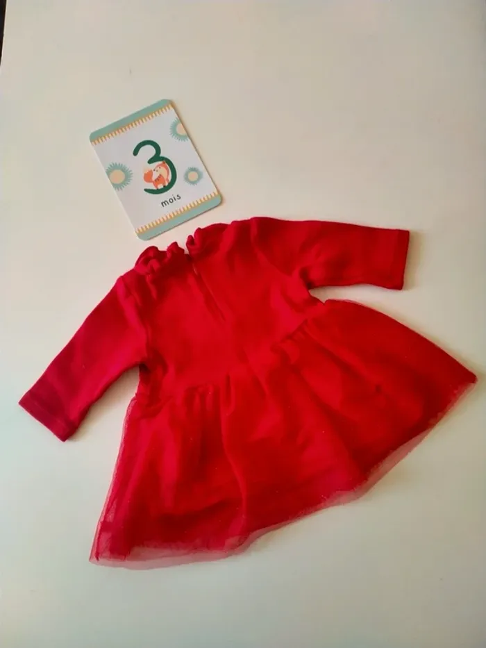 Robe rouge Obaïbi 3 mois - photo numéro 2
