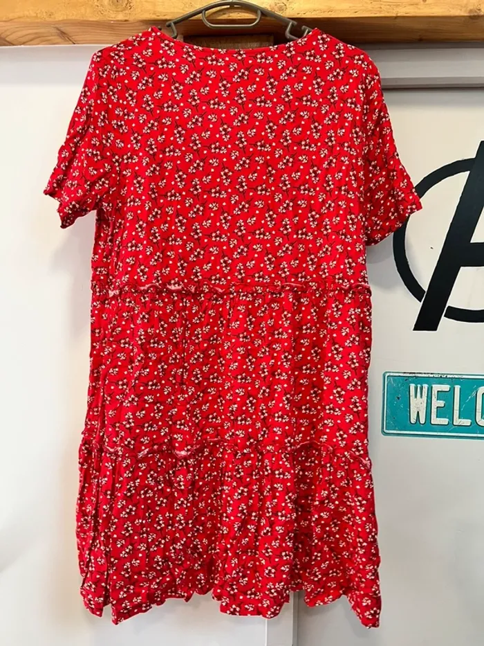 Robe rouge fleurie - photo numéro 2