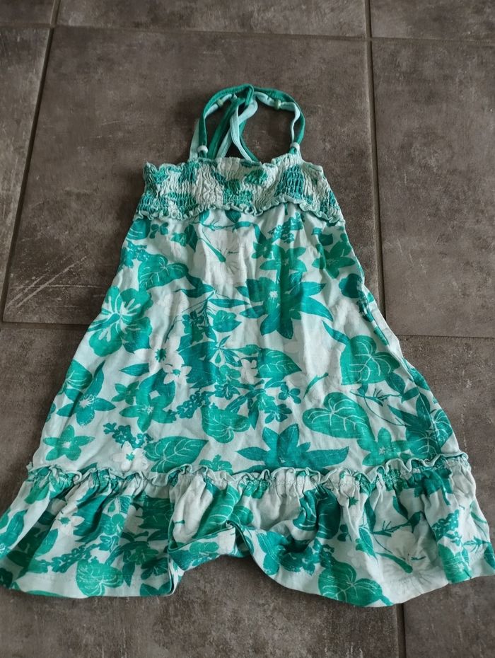 Lot de 30 habit filles, robe été, t-shirt manche longue et courte. - photo numéro 5