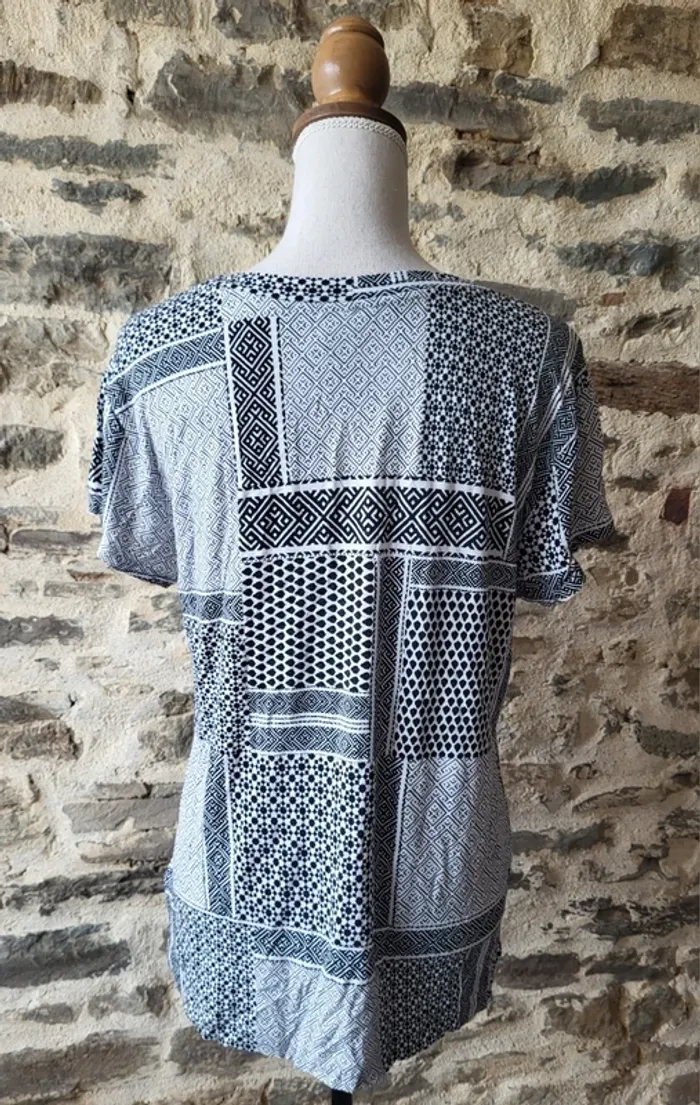 T-shirt manches courtes à motifs noir et blanc H&M Taille L ou 40 - photo numéro 5