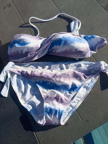 Maillot de bain mauve et bleu